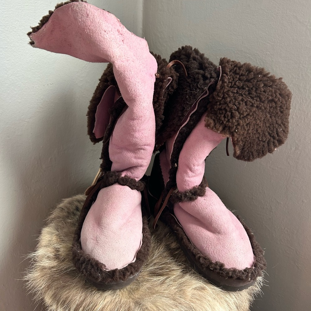 Imperfect perfect (malibu cowboy ) pink shearling boots